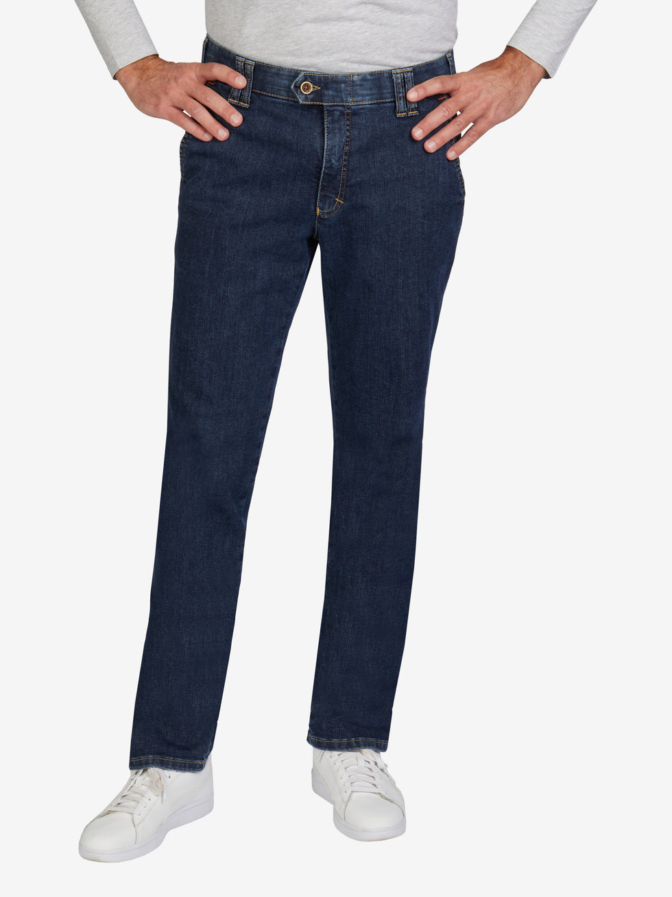 Hose GARVEY 7915 in jeansblau, bequeme Flat Front-Hose mit elastischem Komfortbund, Hemdstopper, Bundverlängerung mit Knopf und Haken, aus hoch elastischem Super High Stretch-Denim mit Lycra dual-FX®, normale Leibhöhe, schmaler Beinverlauf, reguläre Passform, hergestellt von Club of Comfort, nachhaltiges Produkt, geeignet fürs Ganzjahr.