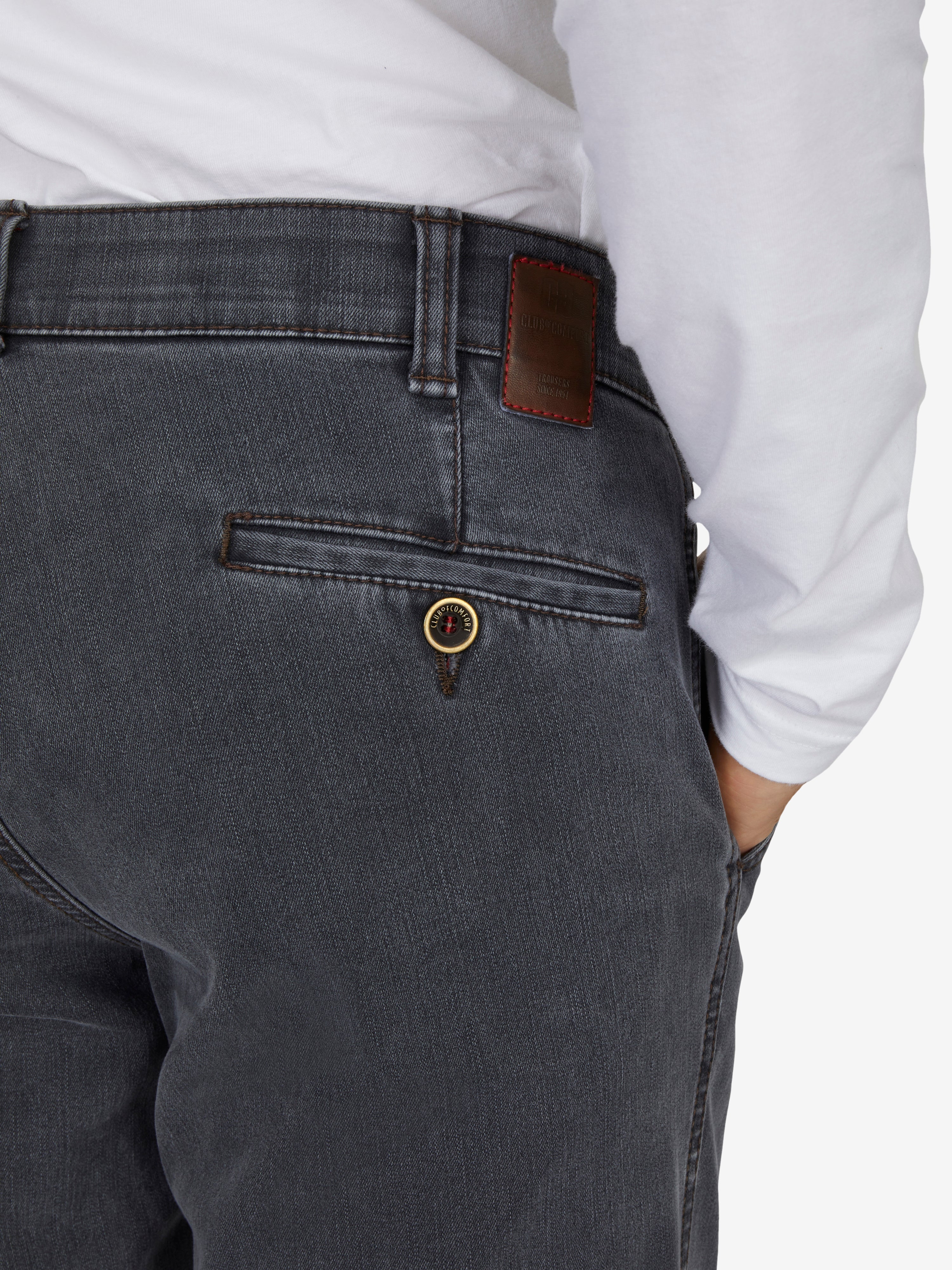 Hose GARVEY 6822 in Grau mit Flat Front, elastischem Komfortbund, Bundverlängerung mit Knopf und Haken, aus High Stretch-Denim mit Thermolite-Wärmeisolierung, normale Leibhöhe, schmaler Beinverlauf, hergestellt von Club of Comfort, für Herbst/Winter, Regular Fit, bequem und warm.