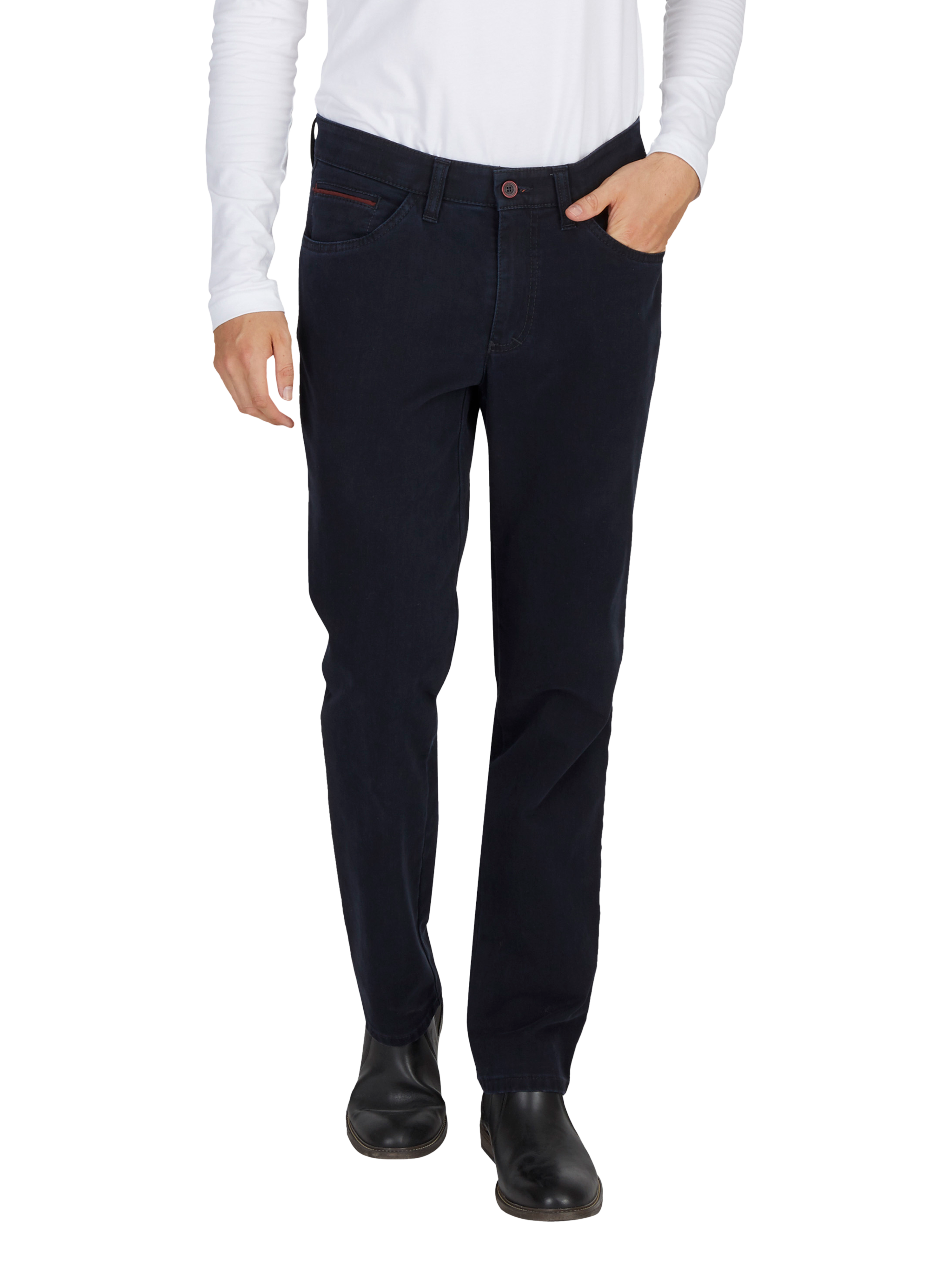 Hose "MARVIN 7218" in marineblau, aus Mikrostruktur-Baumwolle mit High Stretch, modische Swing-Pocket mit elastischem Komfortbund, Hemdenstopper, doppelt paspelierte Münztasche, Regular Fit, schmaler Beinform, geeignet für Herbst/Winter, hergestellt von Club of Comfort, mit nachhaltigem "Made in Green"-Label.